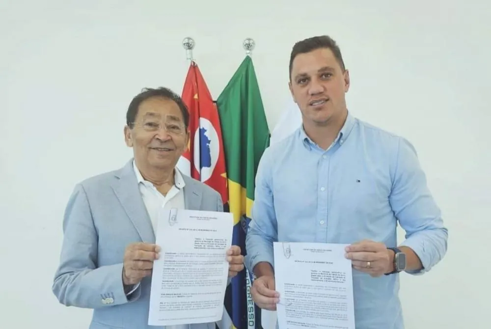 Atual prefeito Aprígio e o próximo prefeito, Engenheiro Daniel, se reuniram para iniciar a transição
