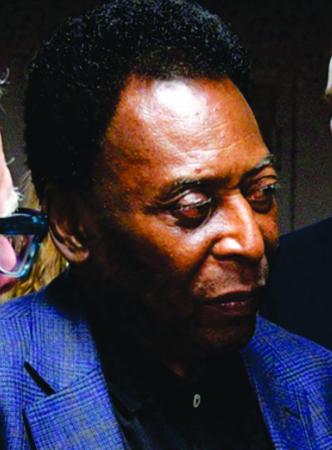Pelé é internado no Hospital Albert Einstein em São Paulo 