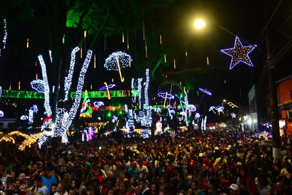 Embu das Artes: Confira a programação de abertura do Natal Iluminado 