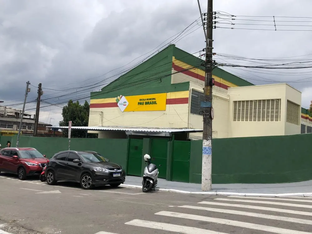 Embu das Artes: Escola Pau Brasil recebe reforma e é entregue à população