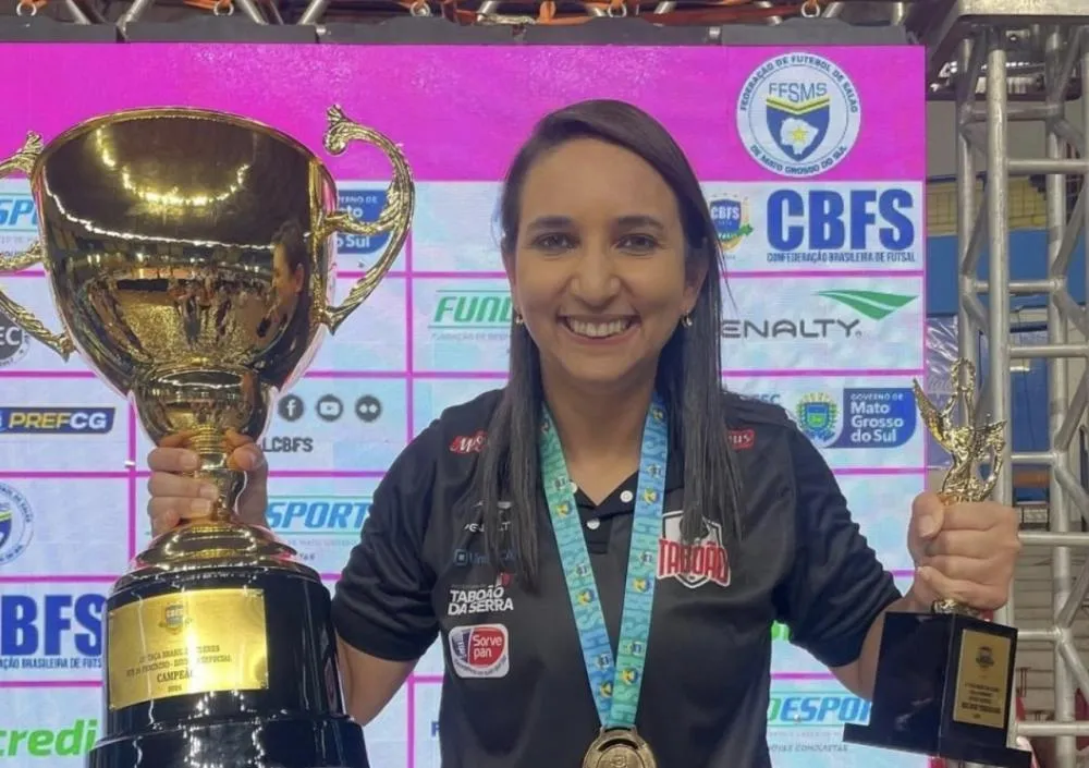 Cris Souza é a melhor técnica do mundo, pela segunda vez consecutiva