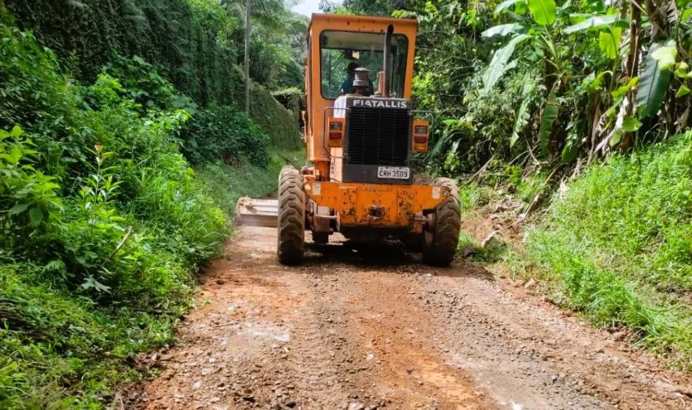 Prefeitura de Itapecerica da Serra realiza melhorias em diversos bairros 