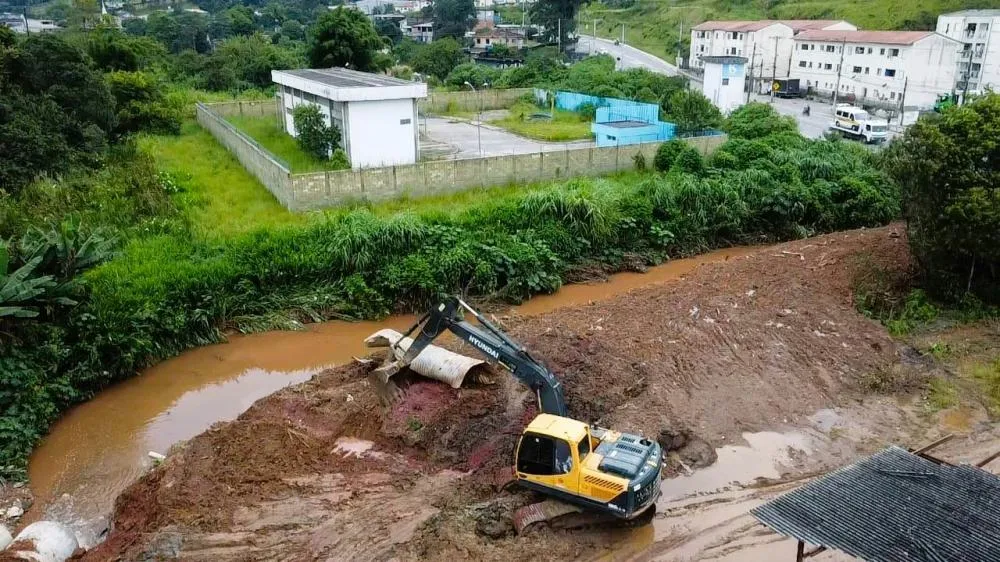 Itapecerica da Serra: Prefeito Ramon Corsini inicia o maior Programa de desassoreamento para prevenir impactos das chuvas 
