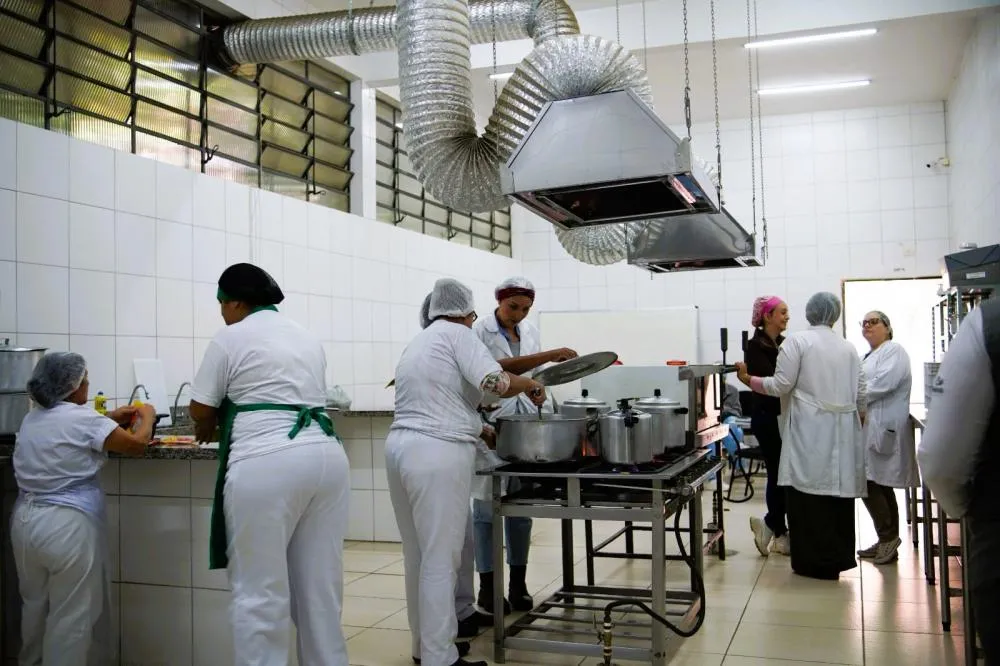  Itapecerica da Serra: Degustação garante qualidade da merenda escolar na rede municipal