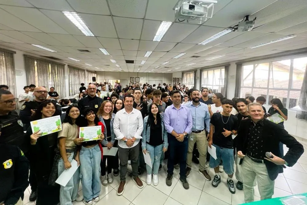 Itapecerica da Serra: Educação Ambiental é tema central de encontro de estudantes 
