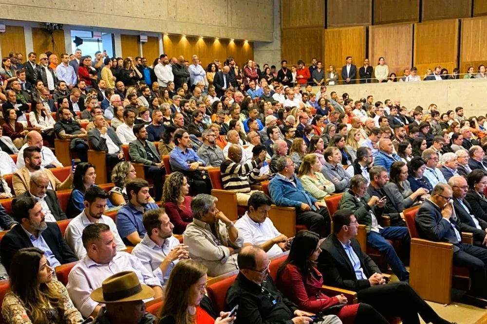 Prefeitura de Itapecerica da Serra participa de evento da CDHU 