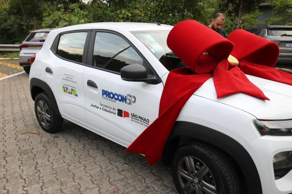 Itapecerica da Serra: Procon recebe carro zero km e tablets para reforçar atendimento ao cidadão