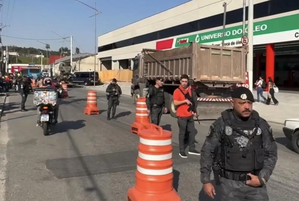 Operação Tolerância Zero reforça segurança em Embu das Artes com foco em motocicletas