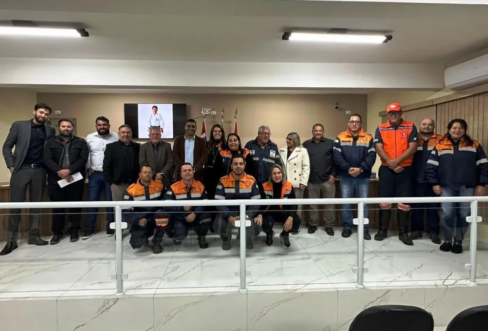 Defesa Civil de Itapecerica da Serra foi homenageada na Câmara de São Lourenço da Serra