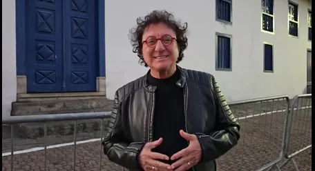 Silvio Brito visita Embu das Artes no Dia dos Pais e relembra histórias marcantes