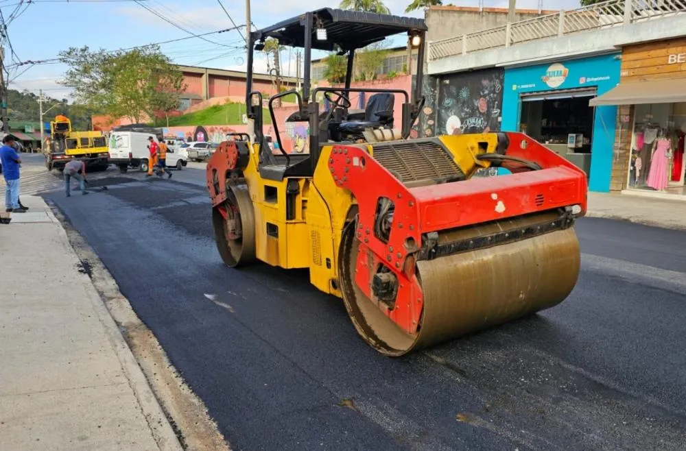 Itapecerica da Serra: Gestão do prefeito Ramon Corsini conclui obras de alargamento e recapeamento na região do Santa Júlia