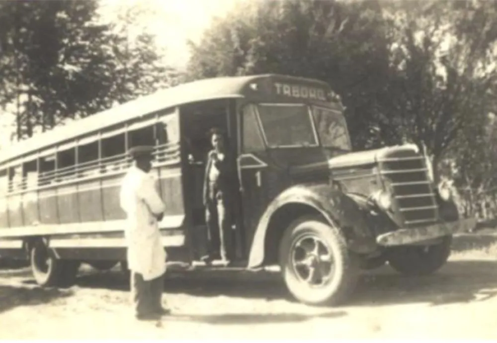 Imagem do primeiro ônibus que circulou por Taboão da Serra