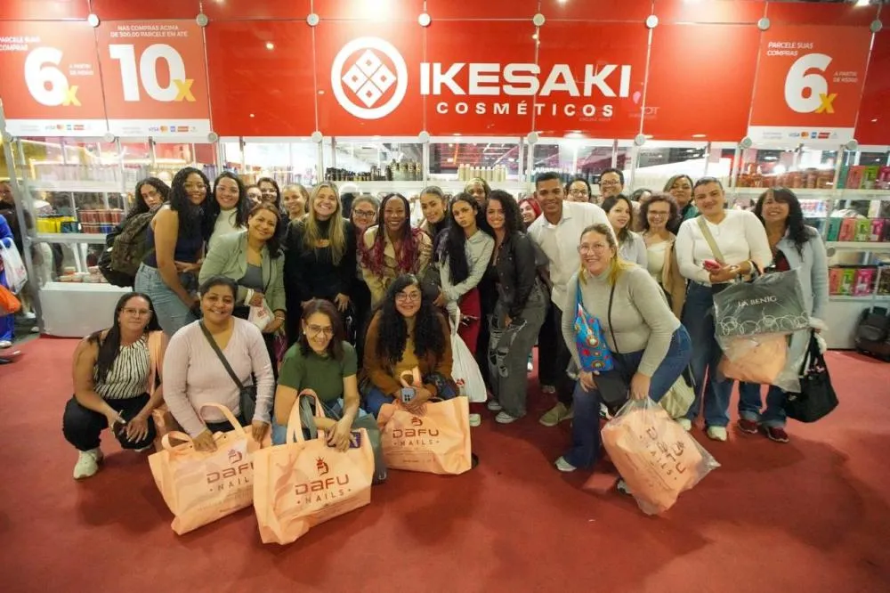 Alunos da Escola de Moda, Beleza e Estética de Taboão da Serra visitam a Beauty Fair