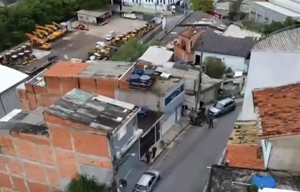Mulher foi morta na região do Jardim Três Marias, em Taboão da Serra. Foto: TV Record/Reprodução 