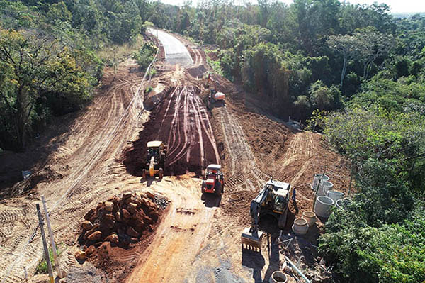 Avenida Nico Lanzi terá continuidade da pavimentação asfáltica a partir da próxima semana.- Foto: PMMG