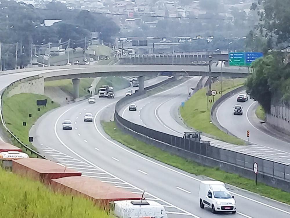 São Paulo : Rodovias reforçam mensagem para evitar viagens no feriado de Tiradentes