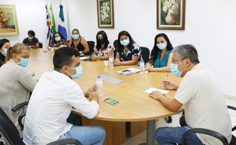 Itapecerica da Serra: Prefeito e secretária Social se reúnem com membros do Conselho Tutelar