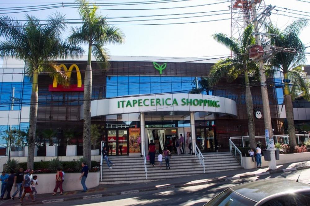 Itapecerica da Serra: Shopping da cidade reduz horário de funcionamento 