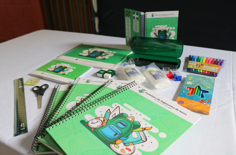  Itapecerica da Serra: Prefeitura inicia entrega dos kits de material escolar
