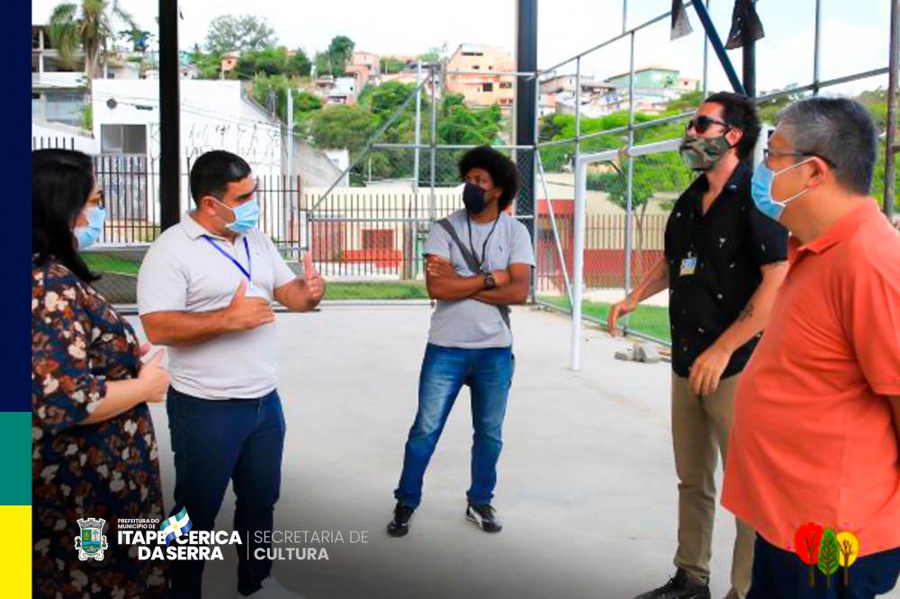Itapecerica da Serra: Prefeito Nakano visita obras da Praça de Esportes e Cultura
