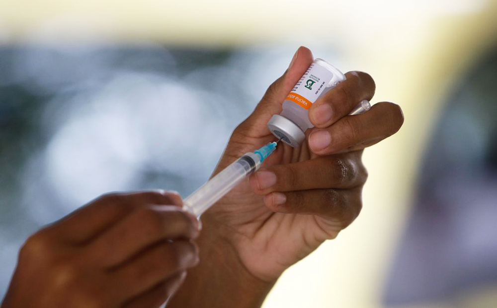 Mesmo com atraso, especialistas orientam população tomar a segunda dose da vacina da Covid