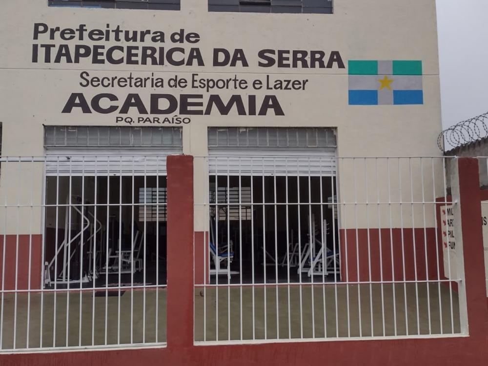 Itapecerica da Serra: Prefeitura reforma Academia de Esportes do Parque Paraíso 