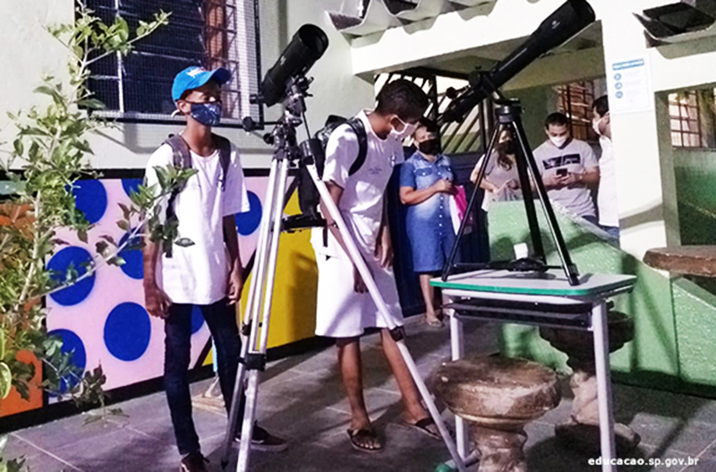 Entenda como escola em Itapecerica da Serra adquiriu impressora 3D, telescópio e muito mais