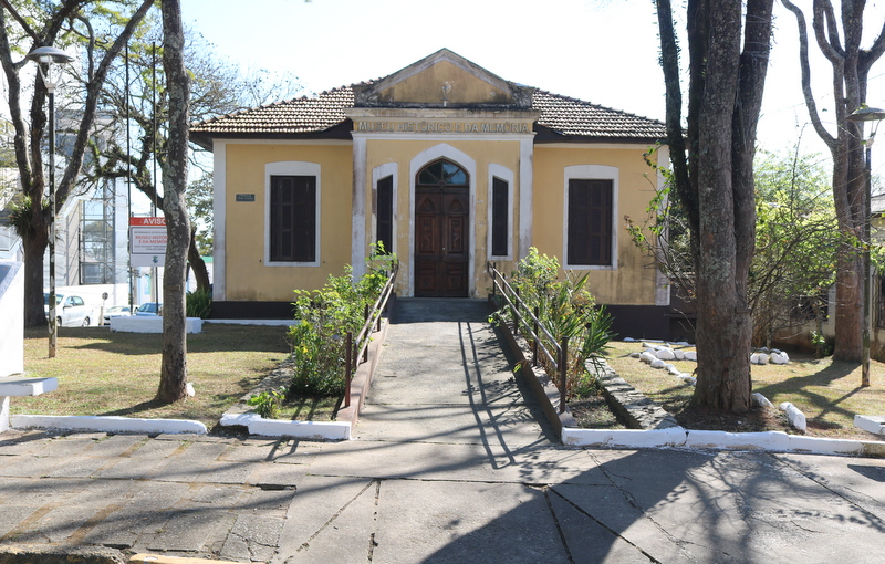 Prefeitura de Itapecerica da Serra trabalha na conservação do centro da cidade
