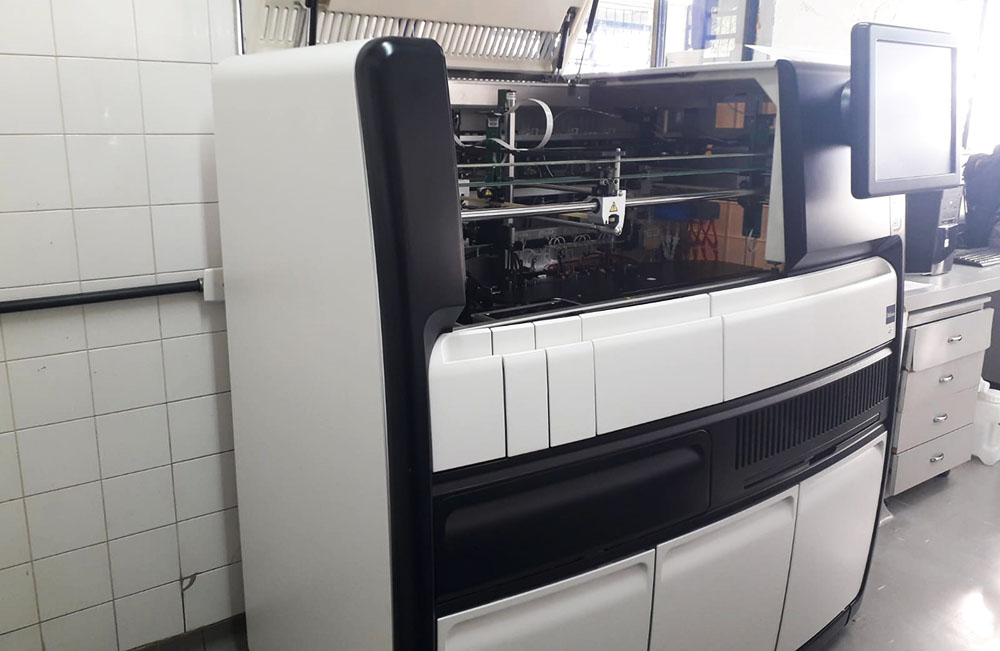 Laboratório Local de Itapecerica da Serra moderniza equipamento para diagnósticos