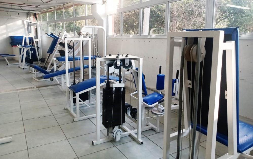 A reforma contemplou também a manutenção dos aparelhos de musculação para a prática de exercícios dos usuários - Foto: PMIS