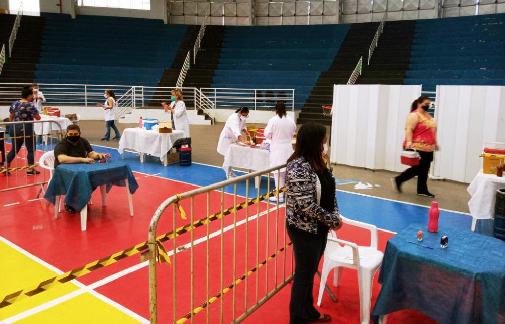 Itapecerica da Serra: Segunda dose de vacinação dos profissionais da educação aconteceu no sábado, 21