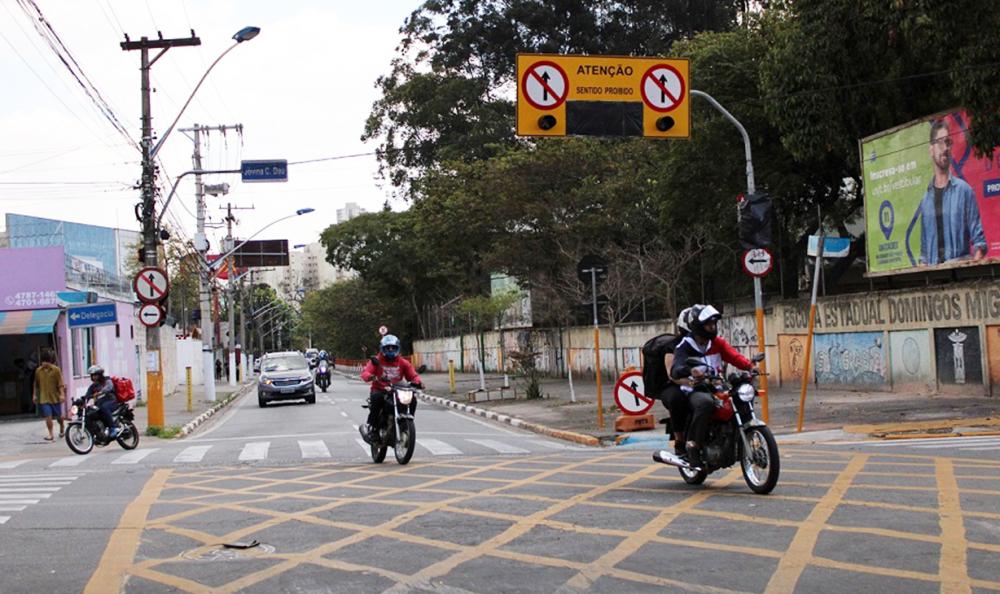 A Avenida Armando de Andrade, em Taboão da Serra, é uma importante via de acesso - Foto: PMTS