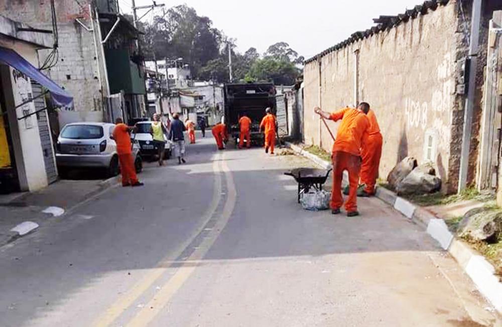 Itapecerica da Serra: Serviços de zeladoria e conservação são realizados em diversos bairros 