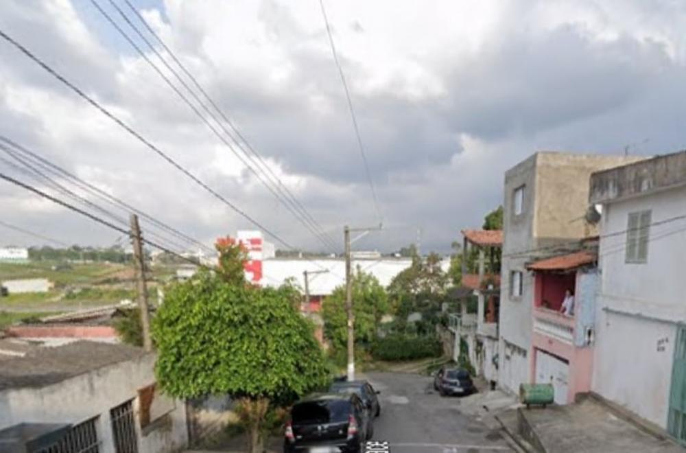 Bombeiros vão a Embu das Artes atender ocorrência de incêndio