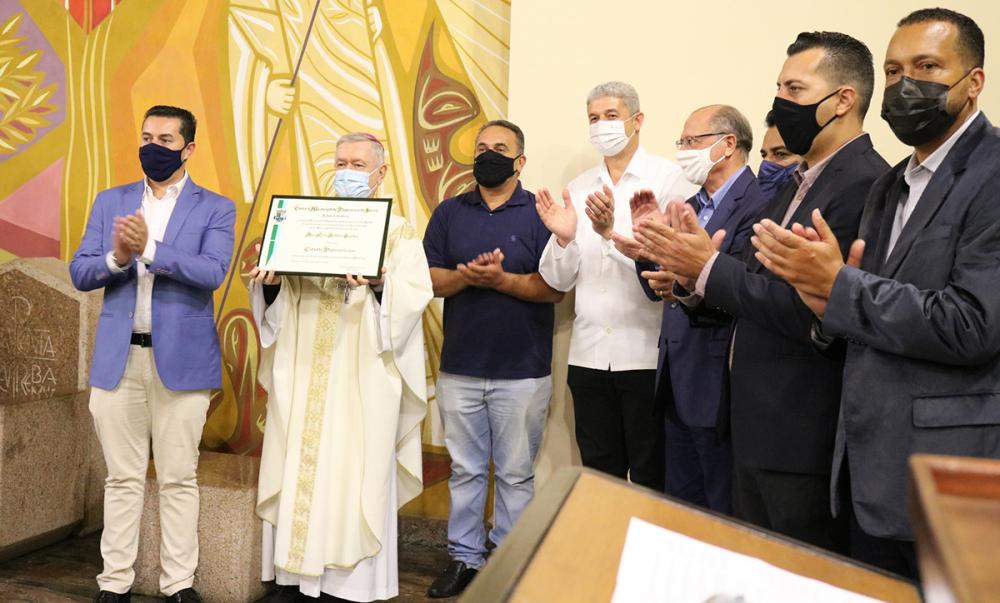 Itapecerica da Serra: Dom Luiz Antônio Guedes recebe título de cidadão Itapecericano