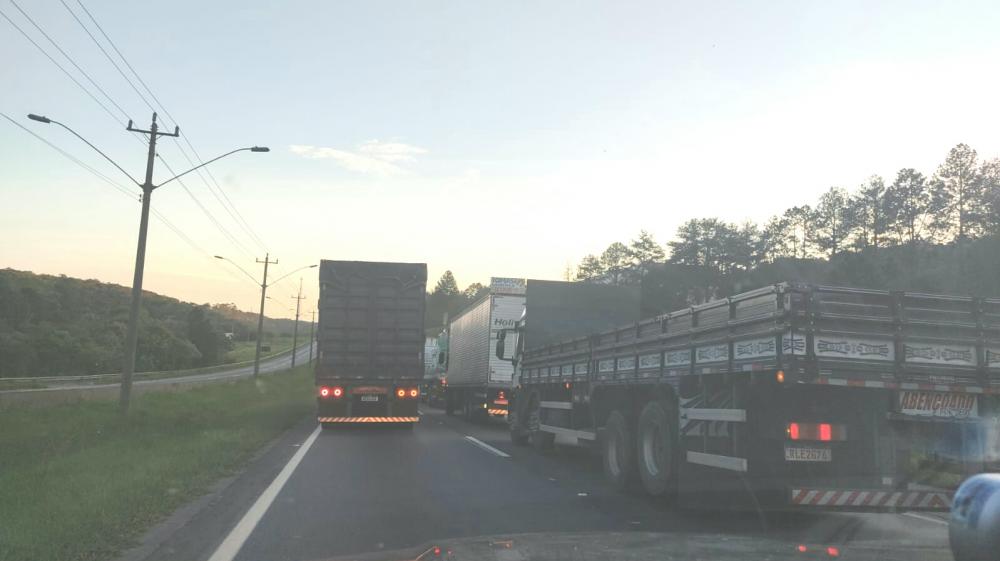 Embu das Artes: Obras na Régis provocam congestionamento na manhã desta sexta, 15