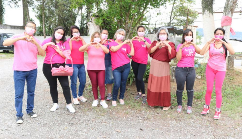 Caminhada de Mulheres em Itapecerica da Serra conscientiza sobre a Campanha Outubro Rosa