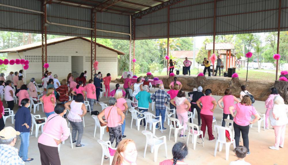 Prefeitura de Itapecerica da Serra realiza animado baile para os idosos