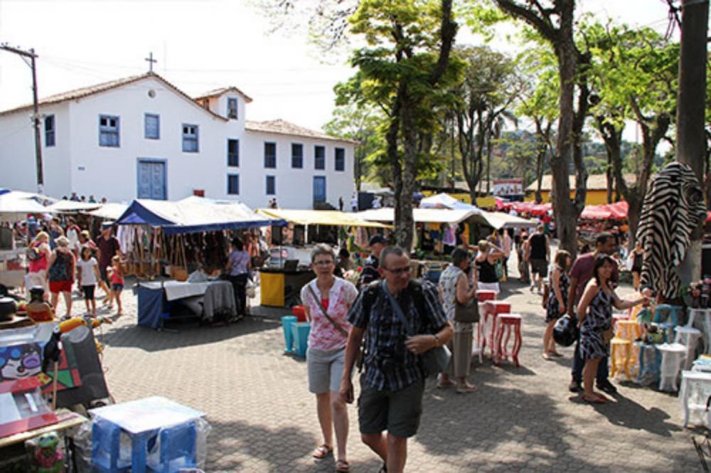 Feira de Artes de Embu das Artes, o lugar perfeito para suas compras de Natal