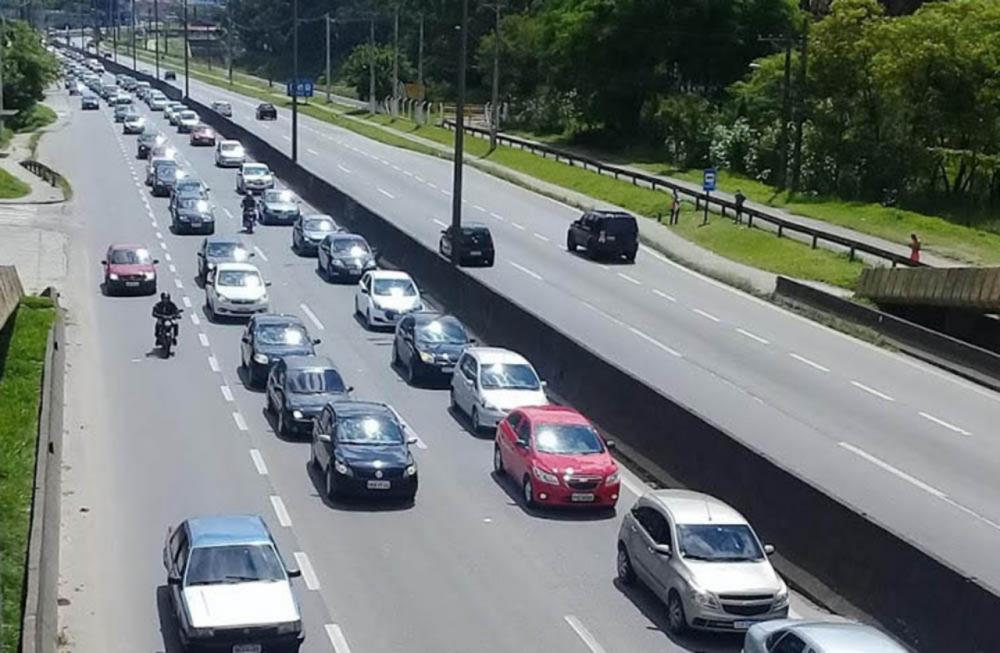Embu das Artes tem mais de 7km de congestionamento