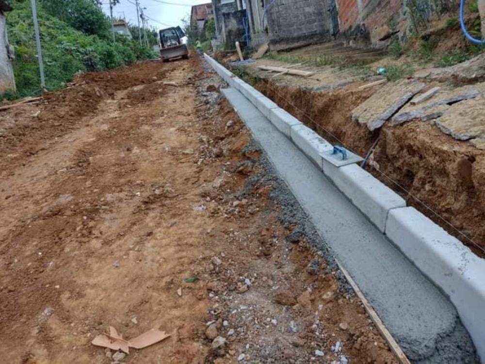 Está gostando? Prefeitura de Itapecerica da Serra faz trabalhos de conservação nas vias