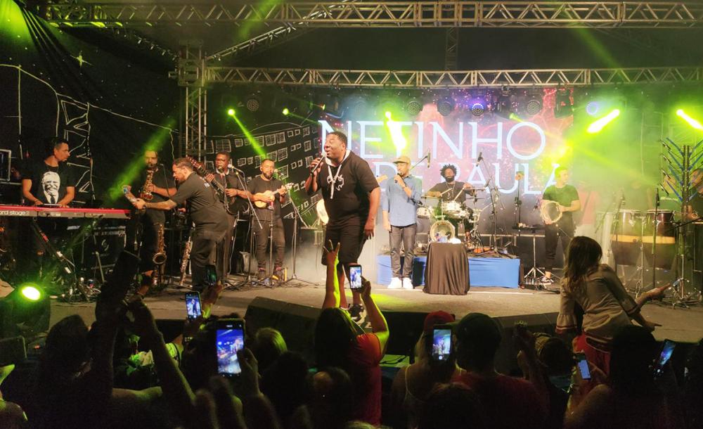 Cantor Netinho de Paula encerra o Mês da Consciência Negra em Itapecerica da Serra