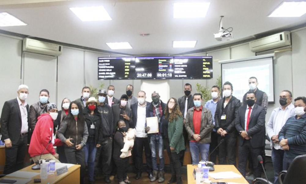 Cineasta de Itapecerica da Serra recebe Moção de Aplauso na Câmara Municipal