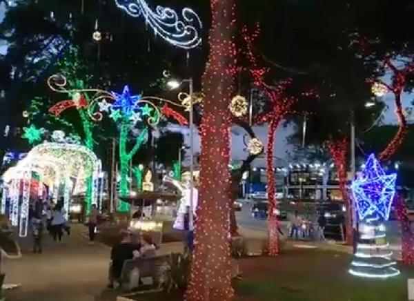 Natal Iluminado em Taboão da Serra, 2018 - Praça Nicola Vivilechio 